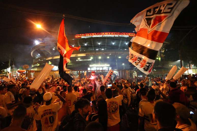 Previsão é de torcida recorde do São Paulo neste ano no Morumbi 