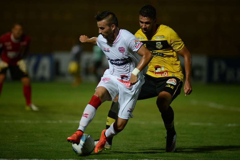 Rafael Longuine estaria na mira do Santos