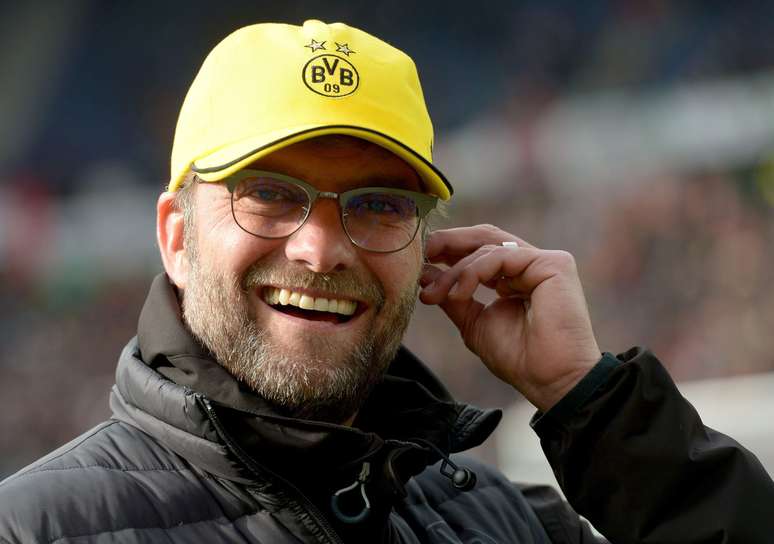 Klopp era treinador do Borussia Dortmund e após seis meses parado assume o Liverpool
