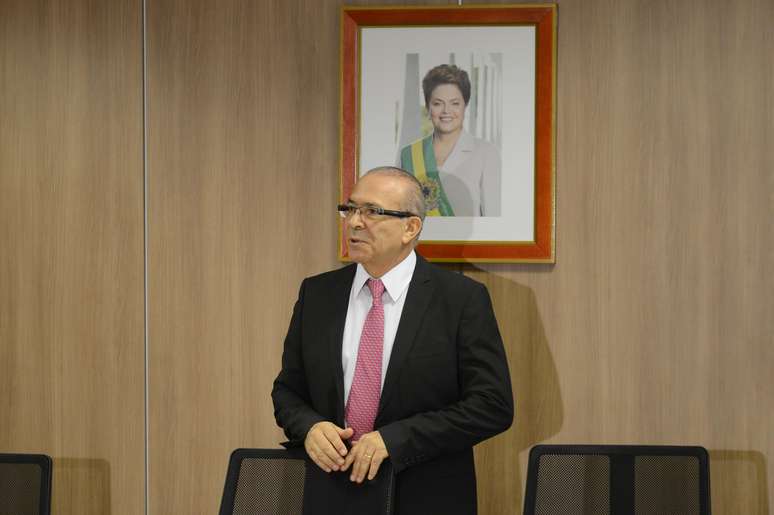 <p>Eliseu Padilha diz ter certeza absoluta que Dilma não tem participação nos fatos apurados pela Lava Jato</p>