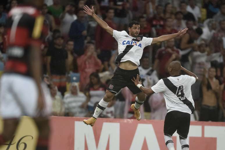 Gilberto empatou para o Vasco ap&oacute;s paralisa&ccedil;&atilde;o no Maracan&atilde;