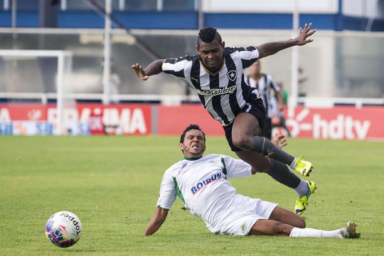 Jobson, mais uma vez, foi o principal jogador de ataque do Botafogo neste domingo