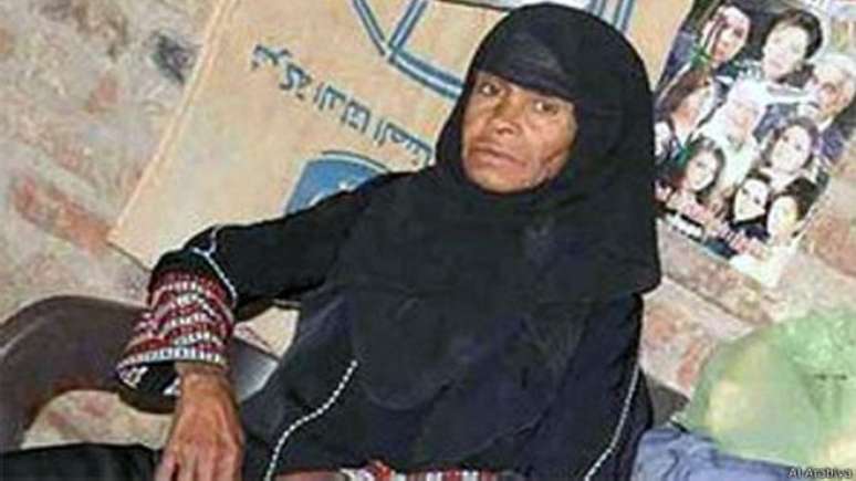 Eg&iacute;pcia trabalhou carregando tijolos, sacos de cimento e engraxando sapatos 