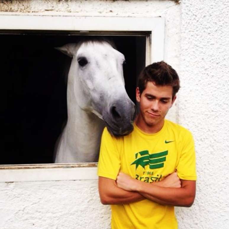 Filho de Hortência, João Victor compete na categoria Adestramento