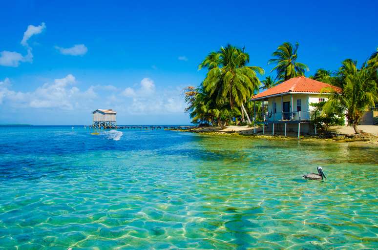 Belize também tem praias exuberantes que atraem os turistas  