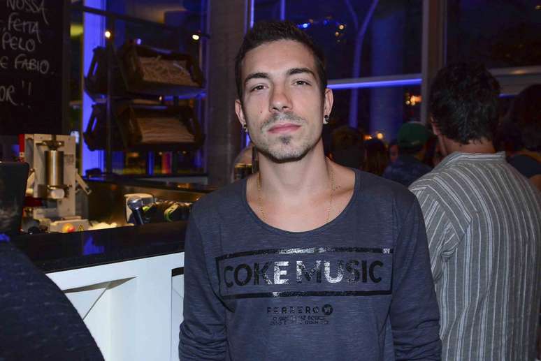 O cantor Di Ferrero, vocalista da banda NX Zero