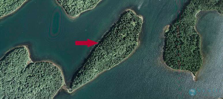 Já pensou em ser dono de uma ilha? A Black Island, na Nova Escócia, Canadá, por exemplo, custa 550 mil dólares canadenses (R$ 1.375.935) no site da empresa Vladi Private Islands, especializada no assunto. Daria para comprar 1.597 ilhas iguais.