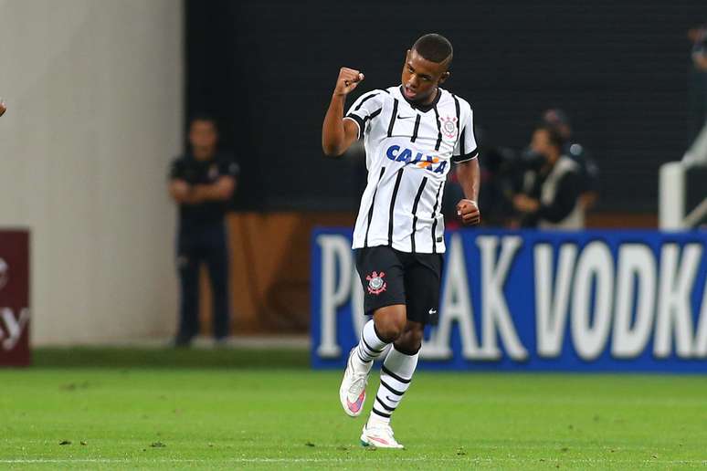 Malcom se destacou nas jogadas individuais contra o Cruzeiro