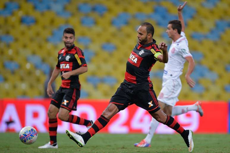 <p>Alecsandro comanda o ataque do Flamengo</p>