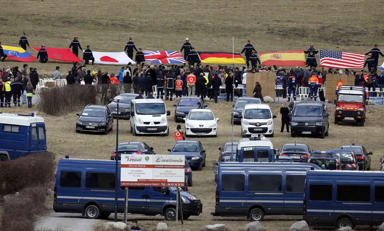 <p>Cerca de 250 familiares das 150 vítimas participaram da cerimônia</p>