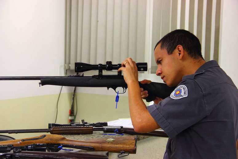 Armamento foi apreendido pela Polícia Militar