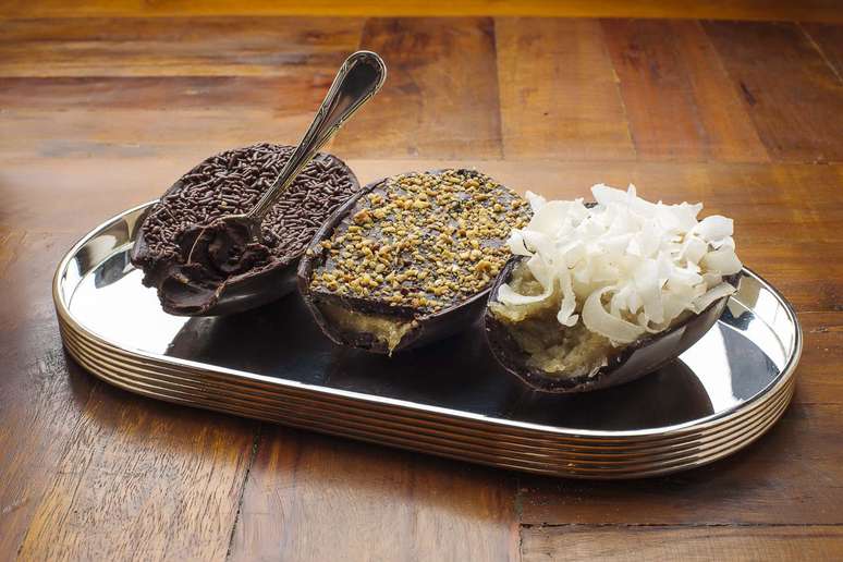 Pensando nos veganos e celíacos, a Lilóri lança um kit sem glúten e lactose com ovos recheados nos sabores brigadeiro, cupuaçu e beijinho. Preço: R$ 115 (430 g). Informações: (11) 3068-8061 e www.lilori.com.br