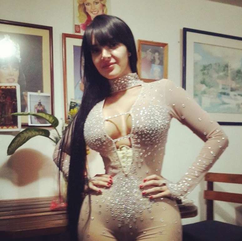 Aleira usa a cinta 23 horas por dia h&aacute; seis anos