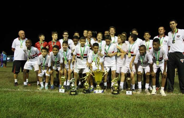 Sub-13 do São Paulo conquistou título de torneio em Campo Grande