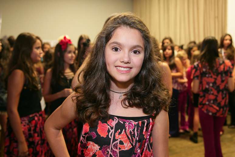 Aos 12 anos, Elisa posou sorridente para as fotos