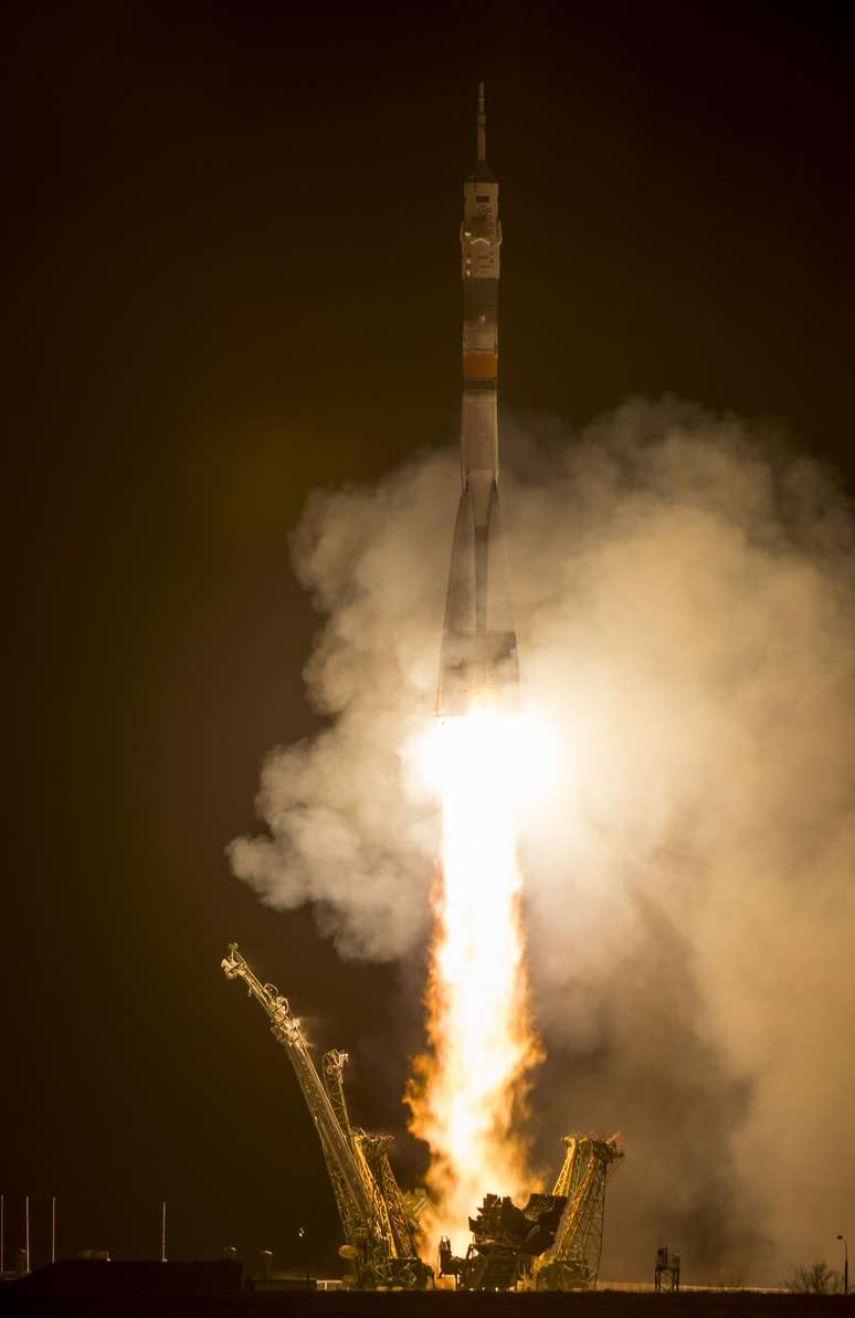 Lançamento da nave espacial tripulada Soyuz TMA-16M, em Baikonur, Cazaquistão