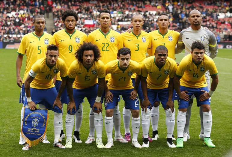 <p>Brasil entrou em campo com seis modificações em relação ao amistoso contra a França: Marcelo, Fernandinho, Souza, Douglas Costa, Philippe Coutinho e Luiz Adriano</p>