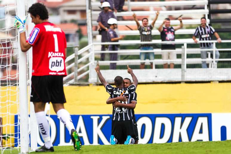 Vagner Love encerrou o jejum pelo Corinthians