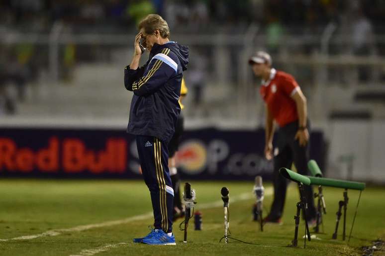 <p>Oswaldo mandou a campo o mesmo time que bateu o São Paulo, mas... que diferença!</p>