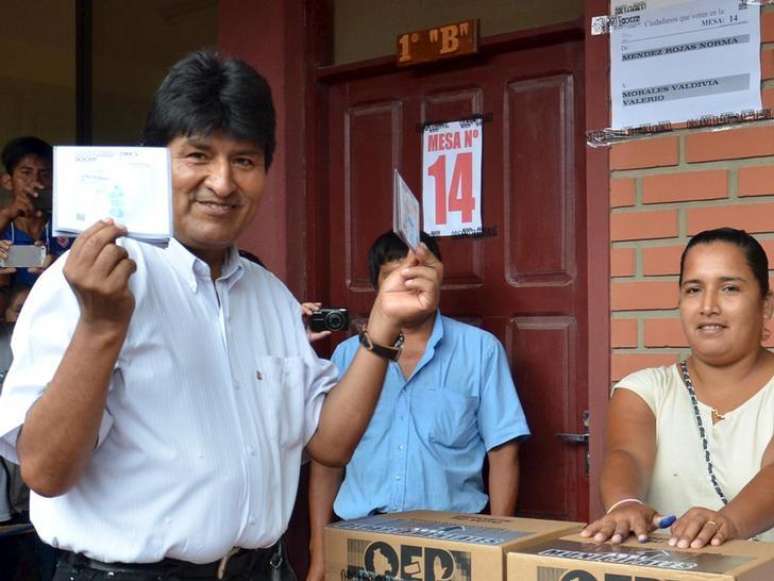 Presidente boliviano Evo Morales durante votação em Villa 14 de Septiembre, região de Chapare. 29/03/2015.
