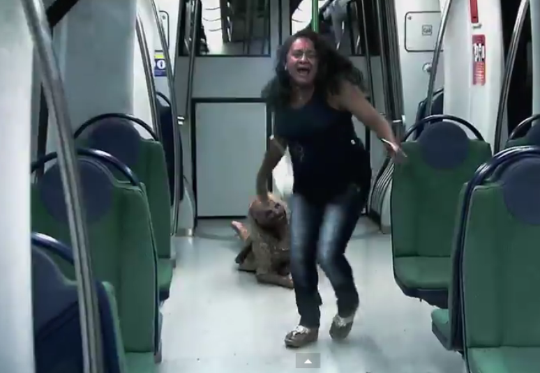 <p>Pegadinha de Silvio Santos no metrô assusta e repercute</p>