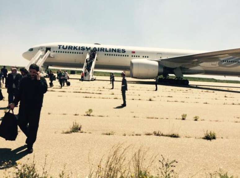 <p>O avião da Turkish Airlines, que fazia o trajeto entre Istambul (Turquia) e São Paulo, partiu às 9h30 locais (4h30 de Brasília) e aterrissou em Casablanca por volta das 9h30 (horário de Brasília)</p>
