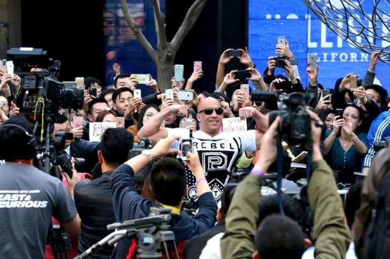 Vin Diesel posa para foto em evento promocional de "Velozes e Furiosos 7" em Pequim. 26/03/2015.