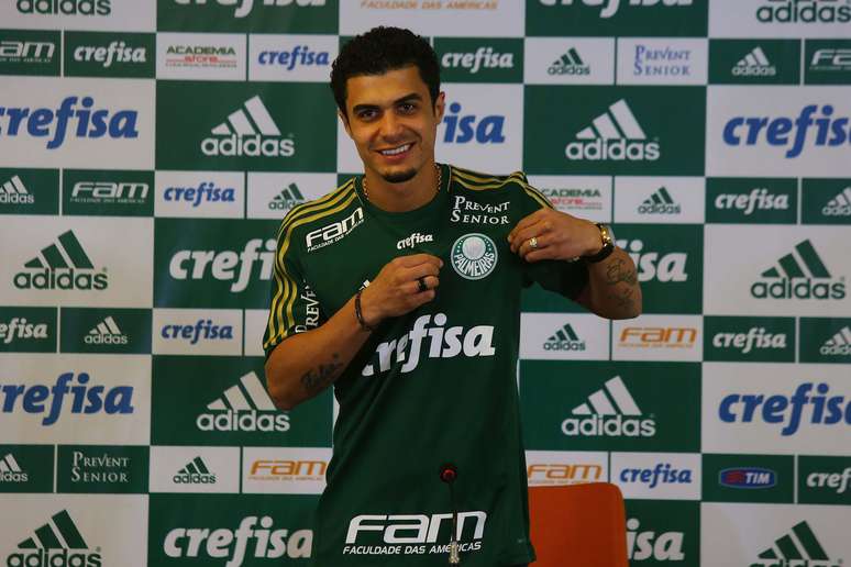 Lateral esquerdo ainda não pôde entrar em campo pelo Palmeiras