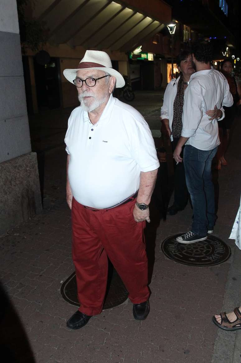Ator Ant&ocirc;nio Pedro na missa de Cl&aacute;udio Marzo, no Rio