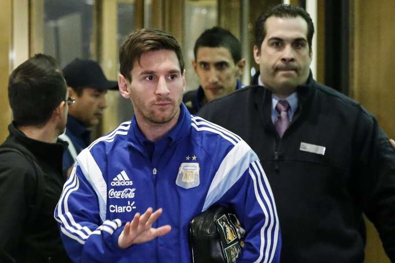 Messi ficou mais uma vez a partida inteira no banco de reservas