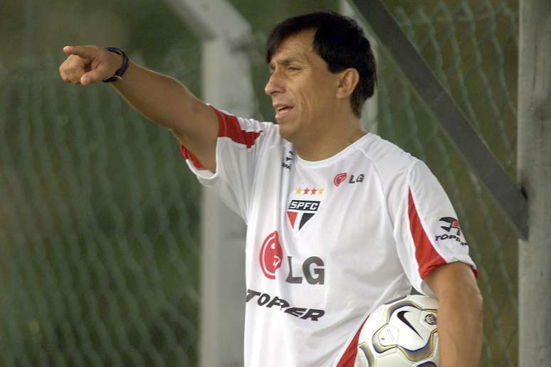 Chileno Roberto Rojas foi goleiro e t&eacute;cnico do S&atilde;o Paulo
