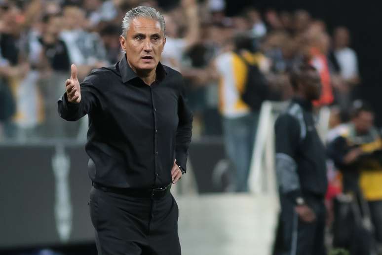 <p>Jadson ganhou a confiança do técnico Tite</p>