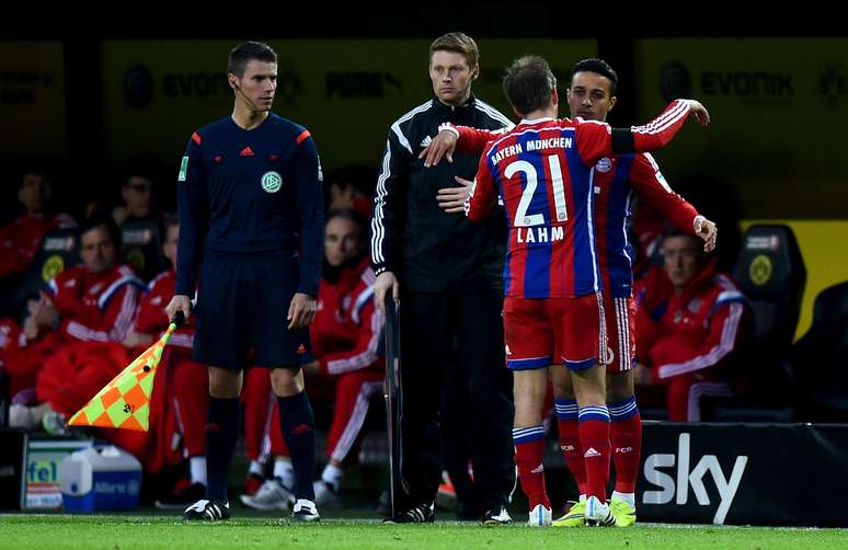 <p>Thiago Alc&acirc;ntara substituiu Lahm e voltou a jogar depois de graves les&otilde;es&nbsp;</p>