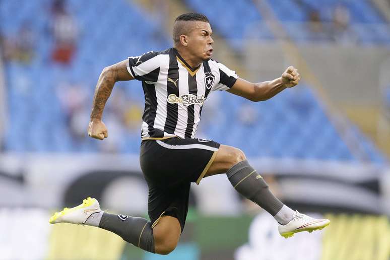 <p>Botafogo manterá mesma fornecedora de material esportivo por mais um ano</p>