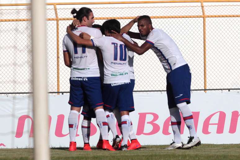 Bahia dá passo importante no Campeonato Baiano