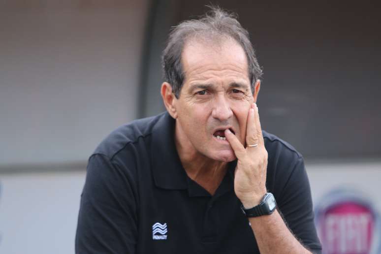 "Clube grande não demite técnico sem ter outro já contratado”, diz Muricy
