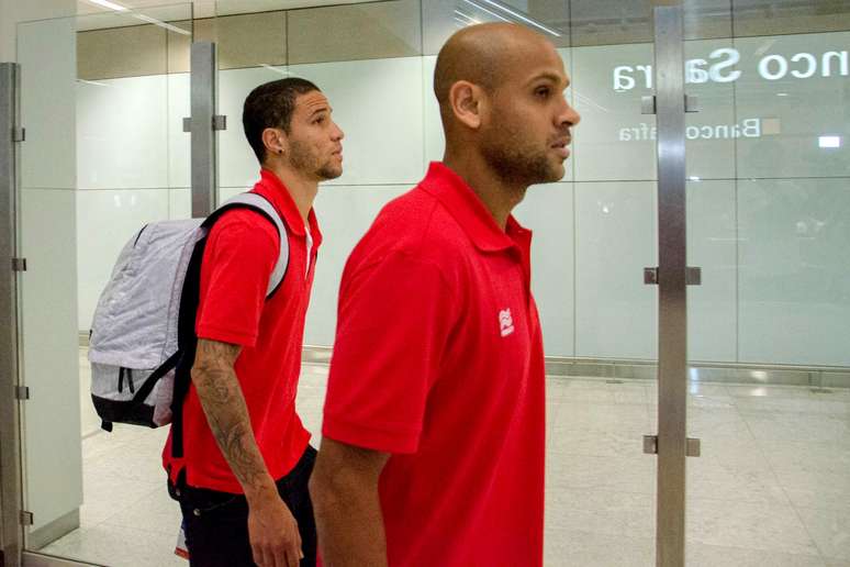 Lateral chegou para ser unanimidade pelo lado esquerdo, mas ainda não se firmou