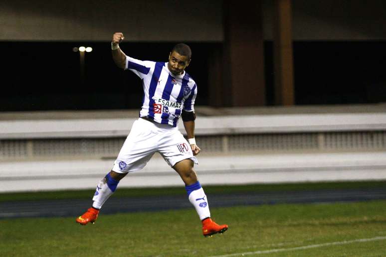 Bruno Veiga comemora gol marcado pelo Paysandu