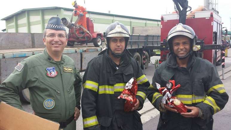 Equipe combate o incêndio desde a última quinta-feira