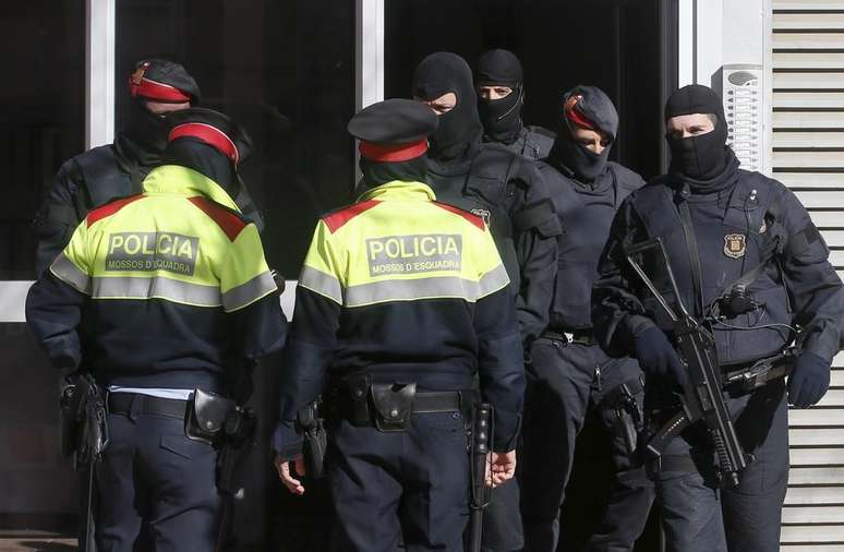 Catalunha prende 10 suspeitos de vínculos com o Estado Islâmico