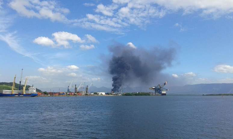 Combate ao incêndio em Santos 