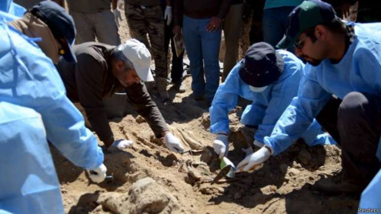 As escavações só começaram agora porque Tirkit estava na mão do 'Estado Islâmico'