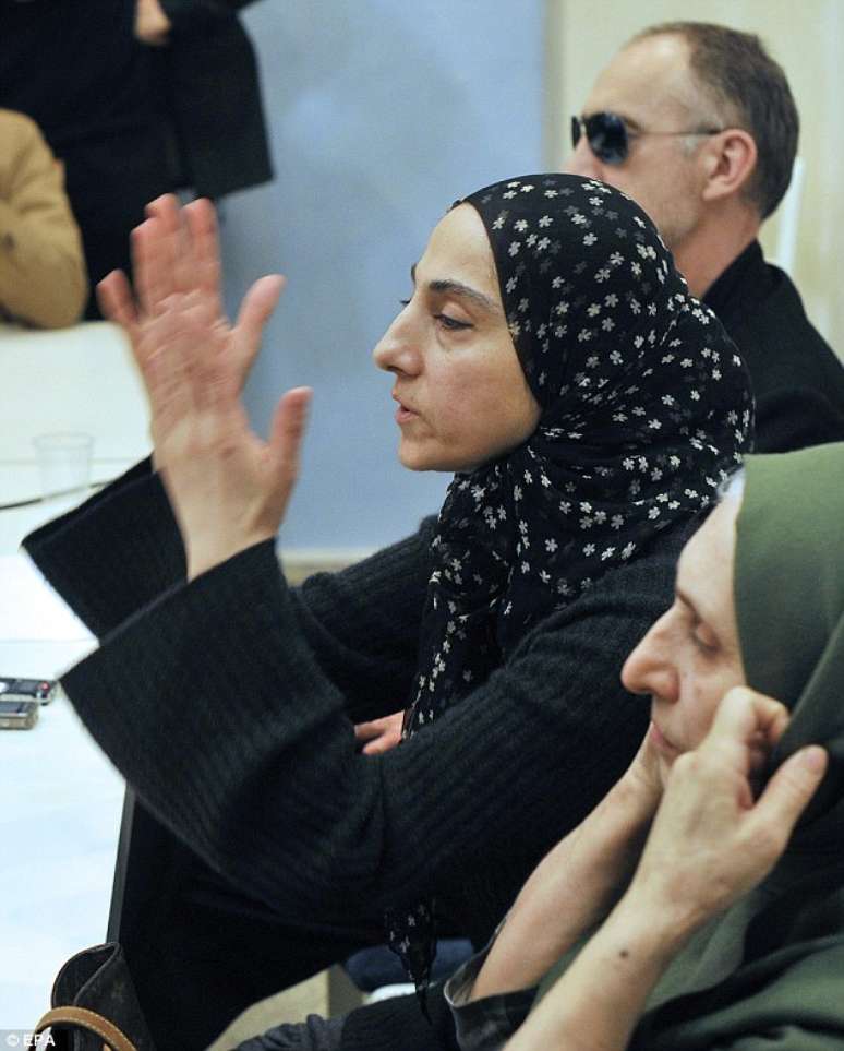 A mãe de Tamerlan e Dhozkhar Tsarnaev defende a inocência de seus filhos desde que foram apontados como autores