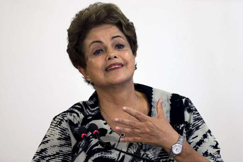 <p>Dilma Rousseff está fazendo concessões impensáveis há pouco tempo</p>