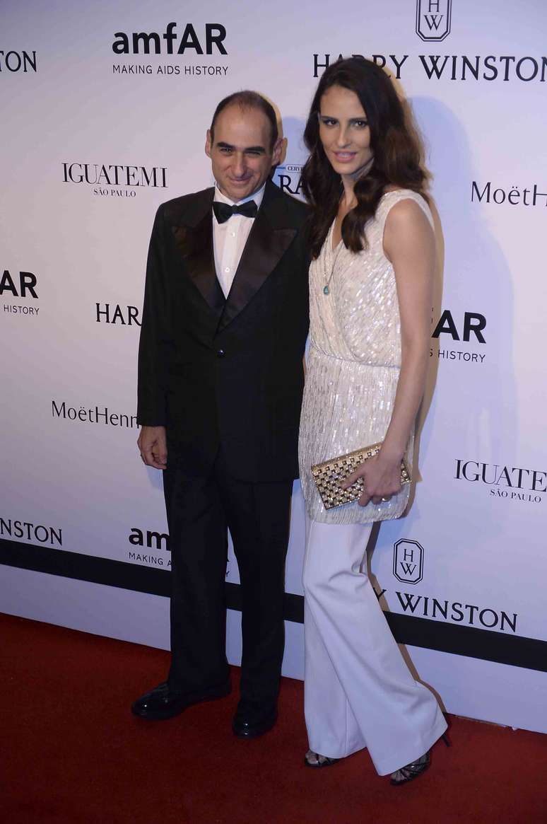 <p>Fernanda Tavares foi acompanhada ao baile de gala de amfAR</p>