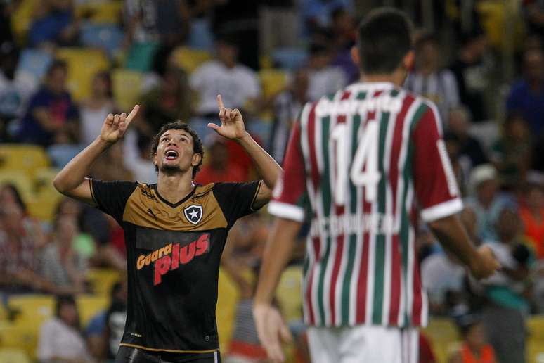 Willian Arão comemora o gol tardio do Botafogo