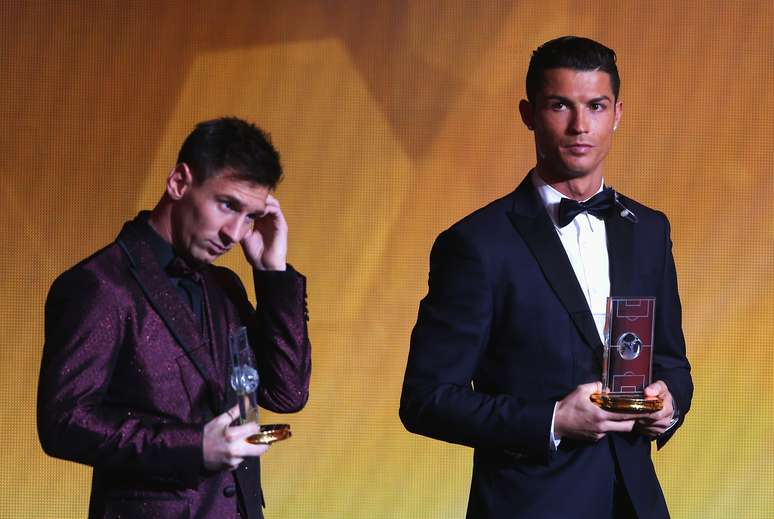Messi e Cristiano são os atletas que mais apareceram na seleção do ano: oito vezes