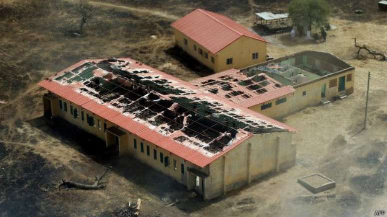 A escola de Chibok foi queimada pelos militantes do Boko Haram após o sequestro de mais de 200 meninas