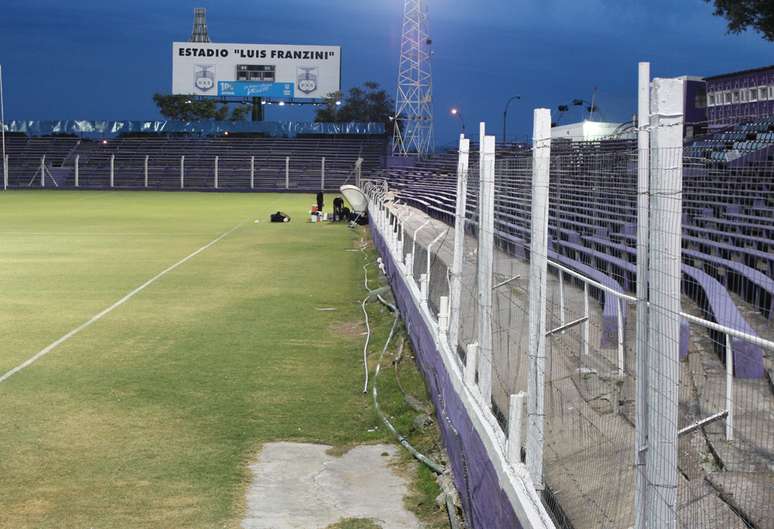 Casa do Dan&uacute;bio tem apenas um lance de arquibancada