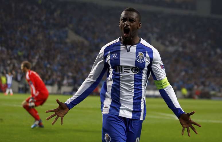 Jackson Martinez marca o terceiro e fecha o placar no Estádio do Dragão